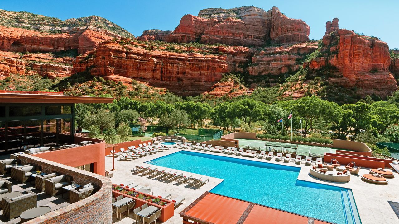 A breathtaking pool in the midst of the Canyon.
