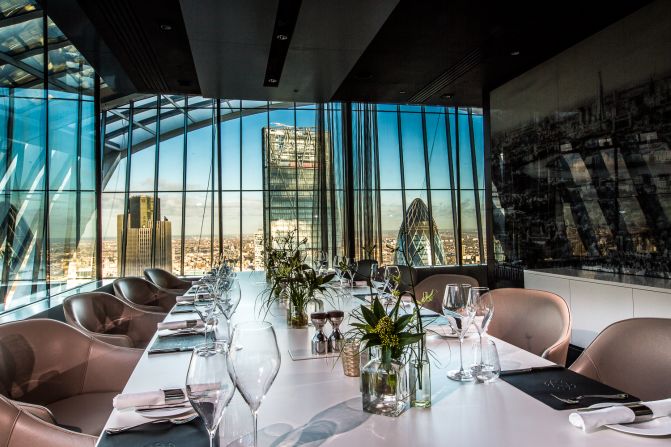 <strong>Fenchurch Rooftop Restaurant: </strong>Head to the "Walkie Talkie" skyscraper to enjoy a landscaped indoor garden known as the <a href="index.php?page=&url=https%3A%2F%2Fskygarden.london%2F" target="_blank" target="_blank">Sky Garden</a>, wide observation desks and state-of-the-art restaurants and bars. 