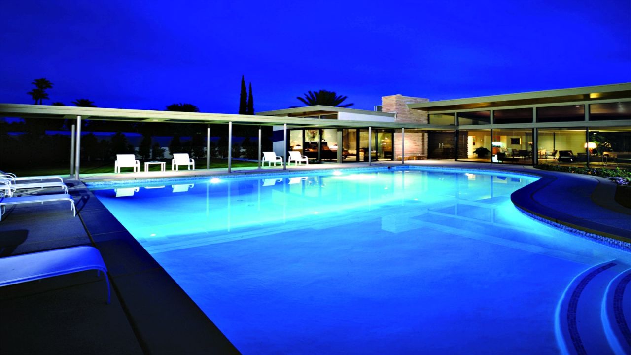 <strong>Twin Palms Estate, Palm Springs, USA:</strong> The former home to Frank Sinatra features a piano-shaped pool and 350 days of sunshine a year. 