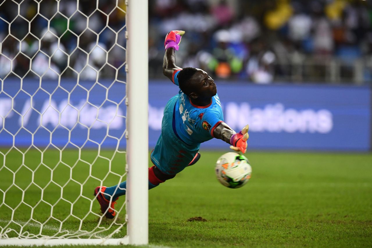 After a goalless 30 minutes, the match went to a penalty shootout. Burkina Faso goalkeeper Herve Koffi looked set to be the hero, saving Abdallah El Said's penalty to give his side the advantage.