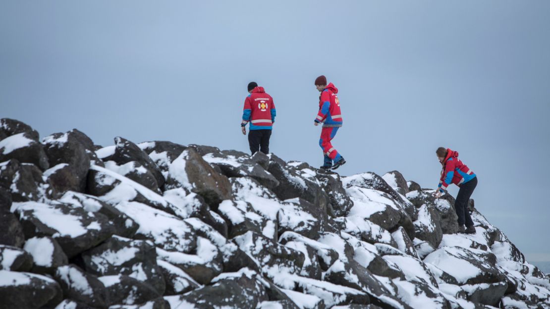 Hundreds of volunteers participated in a huge search and rescue effort to find Brjánsdóttir.