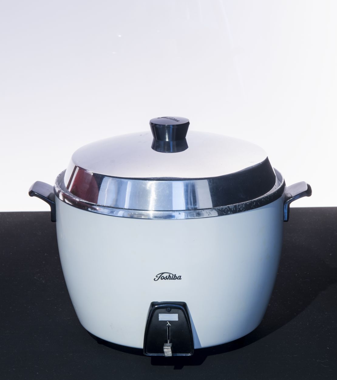 A rice cooker manufactured by Tokyo Shibaura Electric Co., Ltd. (Now Toshiba Corporation)