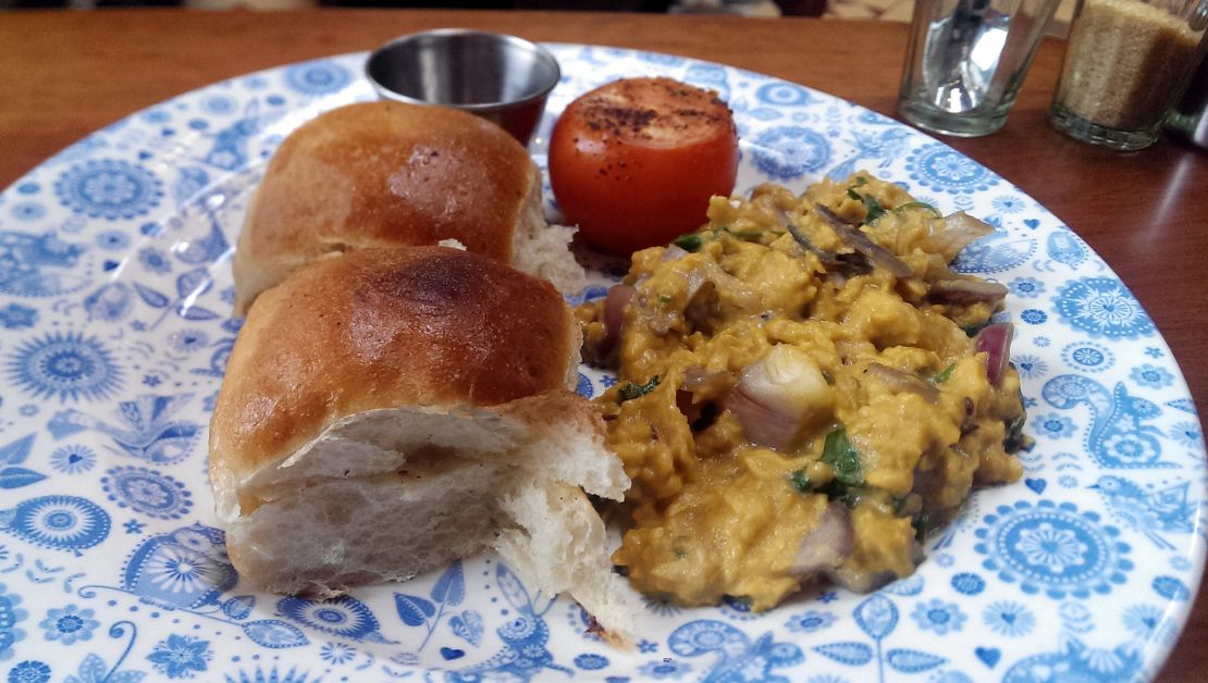 Parsi akuri, Mumbai's scrambled eggs.