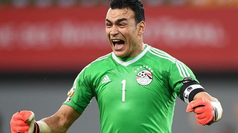 El-Hadary celebrates after Egypt beats Ghana to reach the quarterfinals in Gabon.  