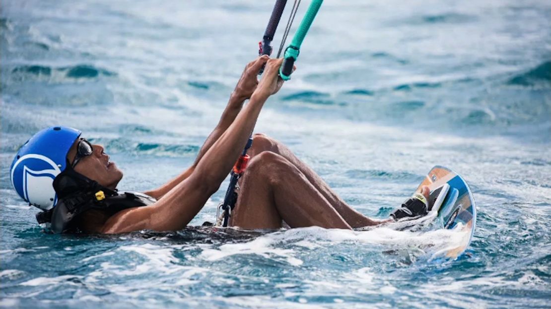 Obama kite surf