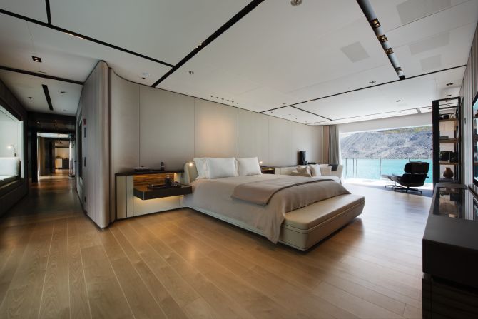 Judges were impressed by interior designer Christian Liaigre's use of angled walls, strip lighting and a dramatic stair column. Cloudbreak also boasts a fireplace, allowing guests to warm up after skiing or diving.
