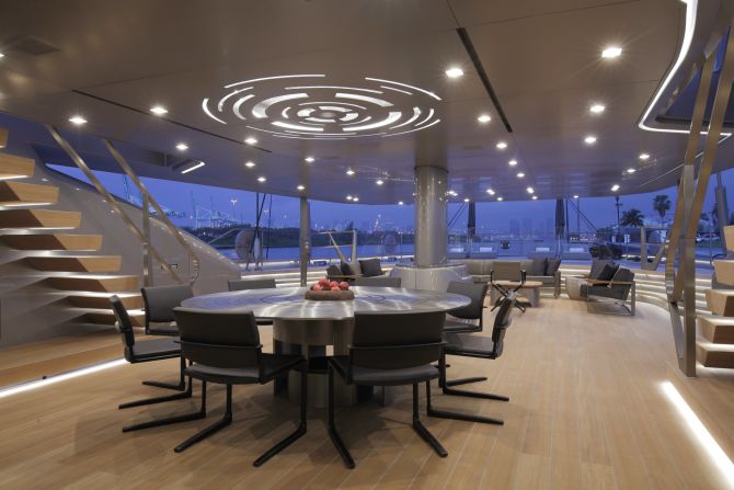 Sybaris also won awards for its layout and design. "The table is a titanium modern version of a rose unfolding," owner Bill Duker told CNN Sport at the Monaco Yacht Show. 