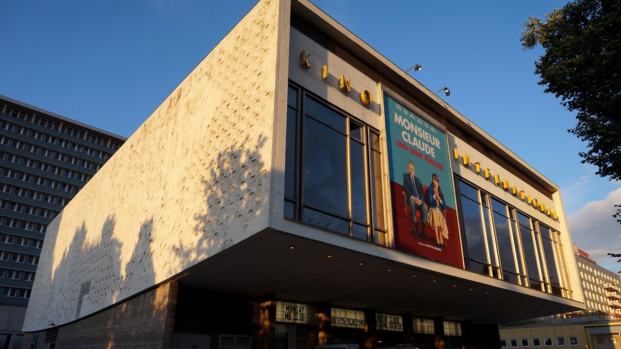 This 1960s cinema is located in East Berlin. Until 1989, it was the main theater for premieres in the GDR.