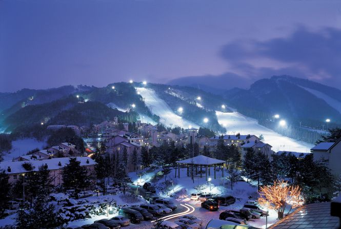 <strong>Yongpyong Ski Resort: </strong>Prefer to hit the slopes after dark? Yongpyong, also known as Dragon Valley, stays open until 2:30 a.m. It has 28 slopes and 14 cable lifts. 