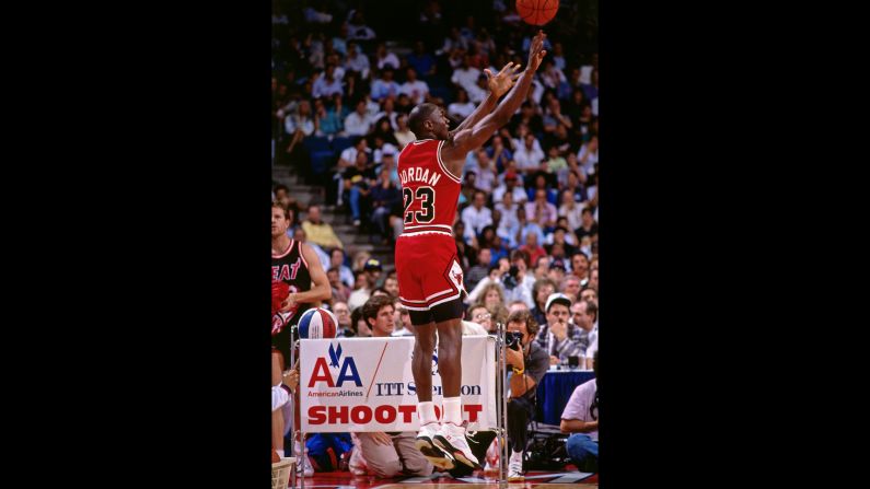 <strong>Lowest score in any round:</strong> He might be the greatest player in NBA history, but Michael Jordan struggled in 1990's contest. He scored only five points, tying Detlef Schrempf's mark from 1988.