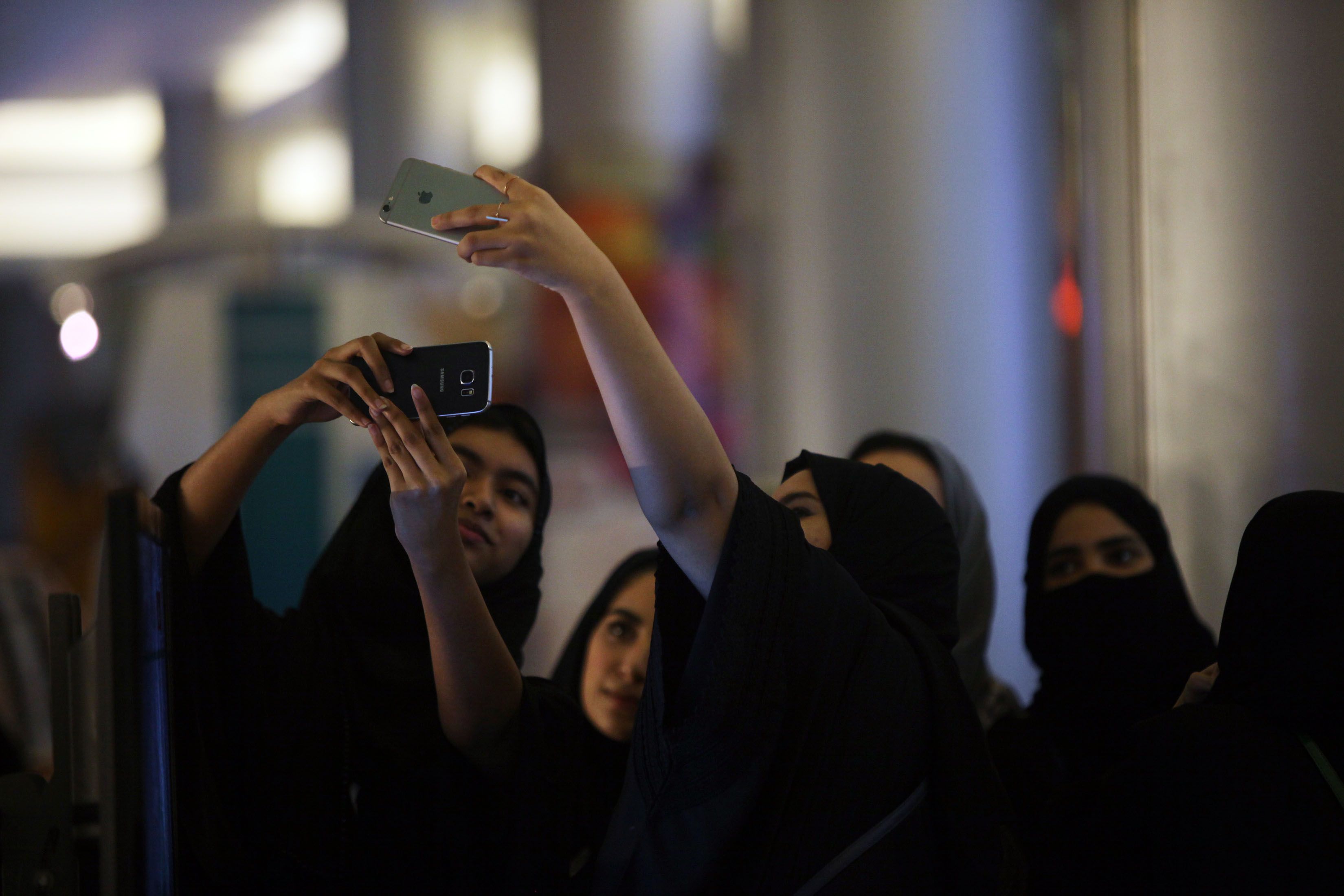 3300px x 2200px - Women in Saudi Arabia still can't do these things | CNN