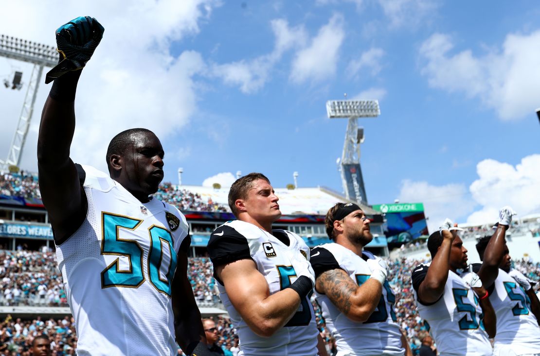 Jacksonville Jaguars' Telvin Smith raises his fist during the National Anthem on September 25, 2016.