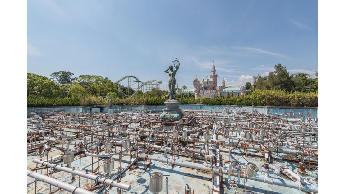 japanese abandoned theme park 5