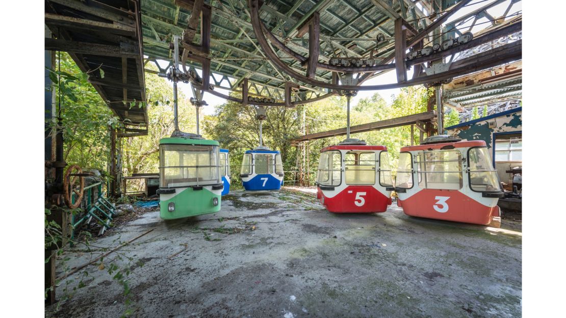 japanese abandoned theme park 8