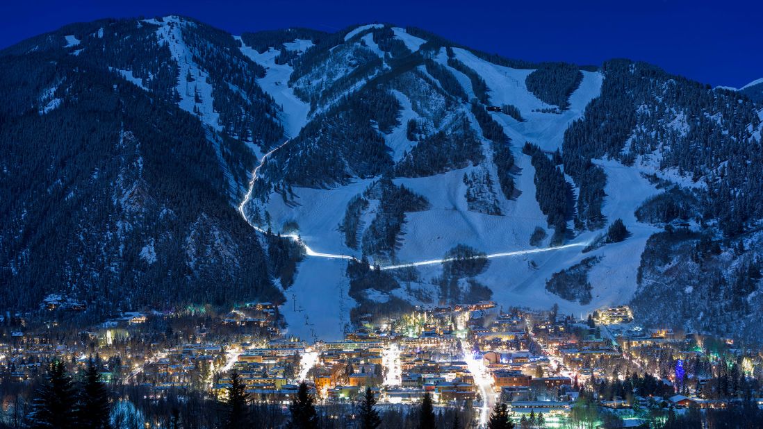 <strong>Aspen, USA: </strong>The airfield is surrounded by the ski area of Aspen Mountain (or Ajax), Aspen Highlands and Buttermilk. The area's an A-list favorite with some of the most expensive real estate in the United States.