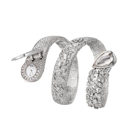 This secret watch in 18-karat white gold from Chanel is a one-of-a-kind sparkler. Set with a 5-carat pear-cut diamond at the end, it features a further seven fancy-cut diamonds and 1,361 brilliant-cut diamonds.
