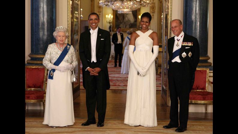 President Barack Obama and first lady Michelle Obama visit with Queen Elizabeth II and Prince Philip, Duke of Edinburgh at Buckingham Palace ahead of a State Banquet on May 24, 2011 in London, England. 