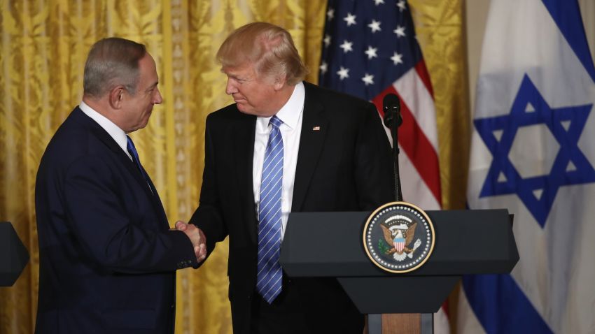 WASHINGTON, DC - FEBRUARY 15:  U.S. President Donald Trump (R) and Israel Prime Minister Benjamin Netanyahu (L) shake hands during a joint news conference at the East Room of the White House February 15, 2017 in Washington, DC. President Trump hosted Prime Minister Netanyahu for talks for the first time since Trump took office on January 20.  (Photo by Win McNamee/Getty Images)