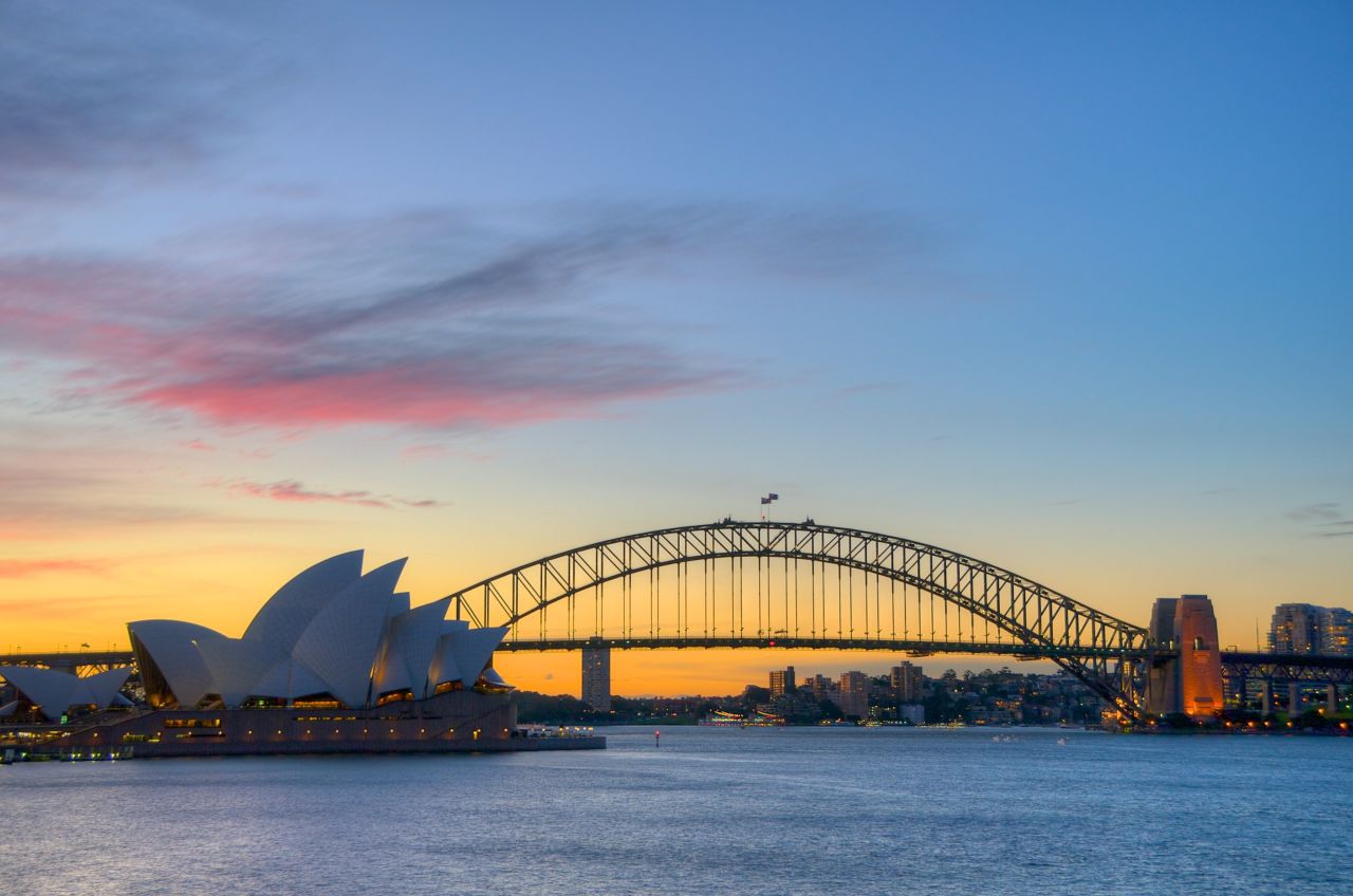 <strong>Icons:</strong> (Sydney Opera House) 1 point<br /><strong>Height</strong>: 4 points<br /><strong>Beauty</strong>: 7 points + 1 bonus<br /><strong>Total</strong>: 13 points <br />Sydney's skyline is dominated by the white sails of the Sydney Opera House rising majestically above a calm Sydney Harbor. It can also look like a lotus in full bloom.