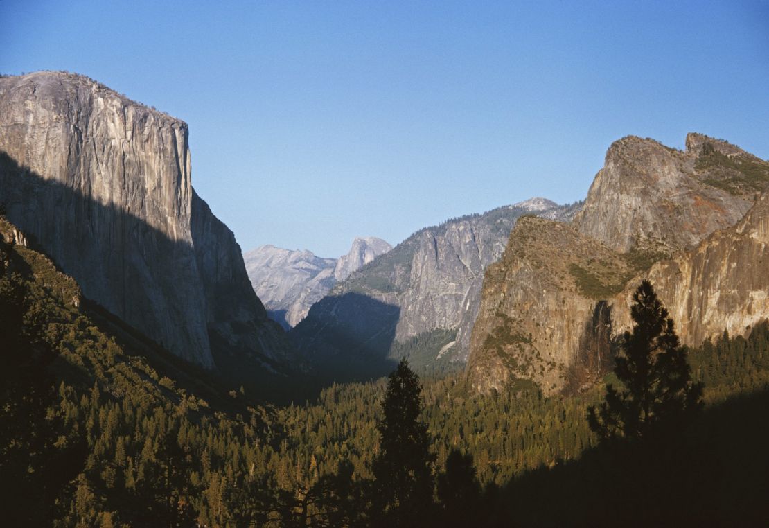 The stunning Yosemite Valley, a glacial valley in Yosemite National Park, California.