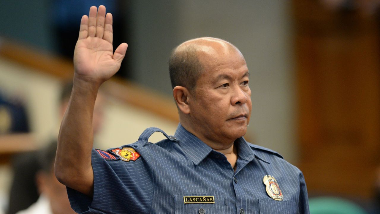 Lascanas takes his oath during a Senate hearing in Manila on October 3.