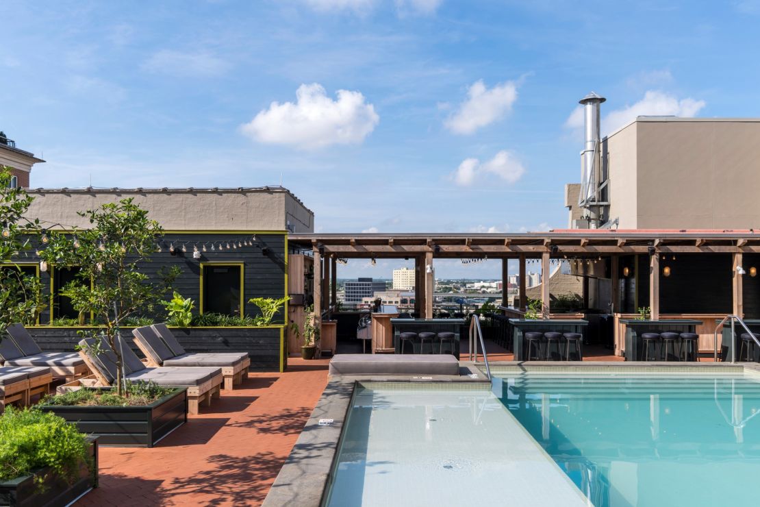 Pool? Check. Frosty drinks? Check. Alto at the Ace Hotel has everything you'd want in a rooftop.