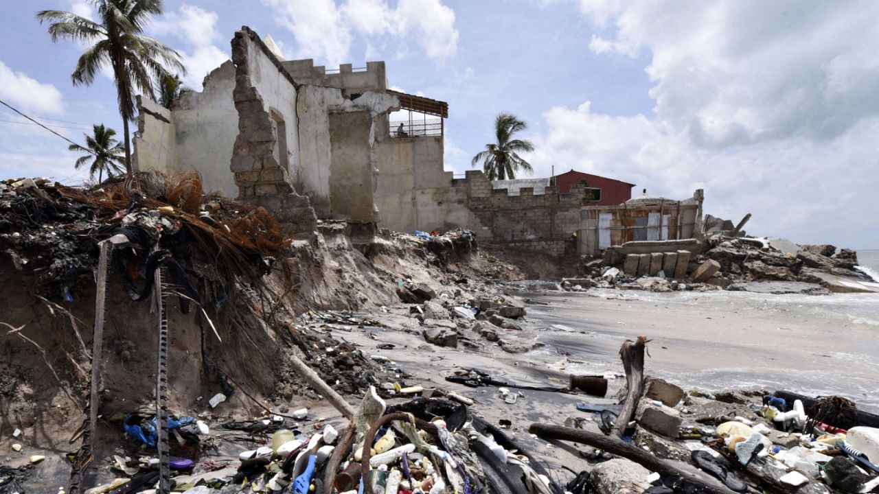 Coastal erosion is wreaking havoc in Senegal's estuaries and sandy coastlines.