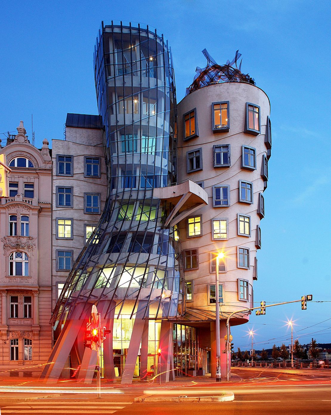 The fantastical Nationale-Nederlanden building in Prague -- or "Fred and Ginger" as it's colloquially known -- was designed by American architect Frank Gehry to have an intentional lean.