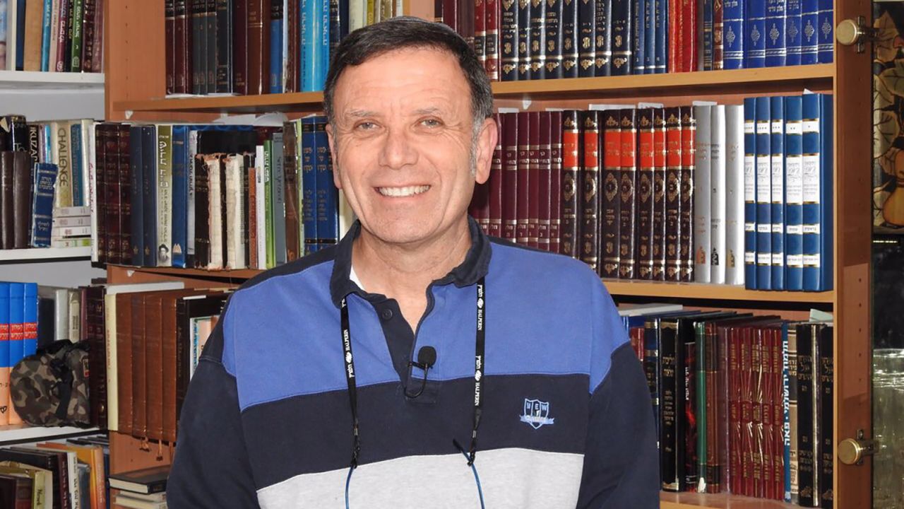 Yehuda Zaks moved to Beit El from South Africa.