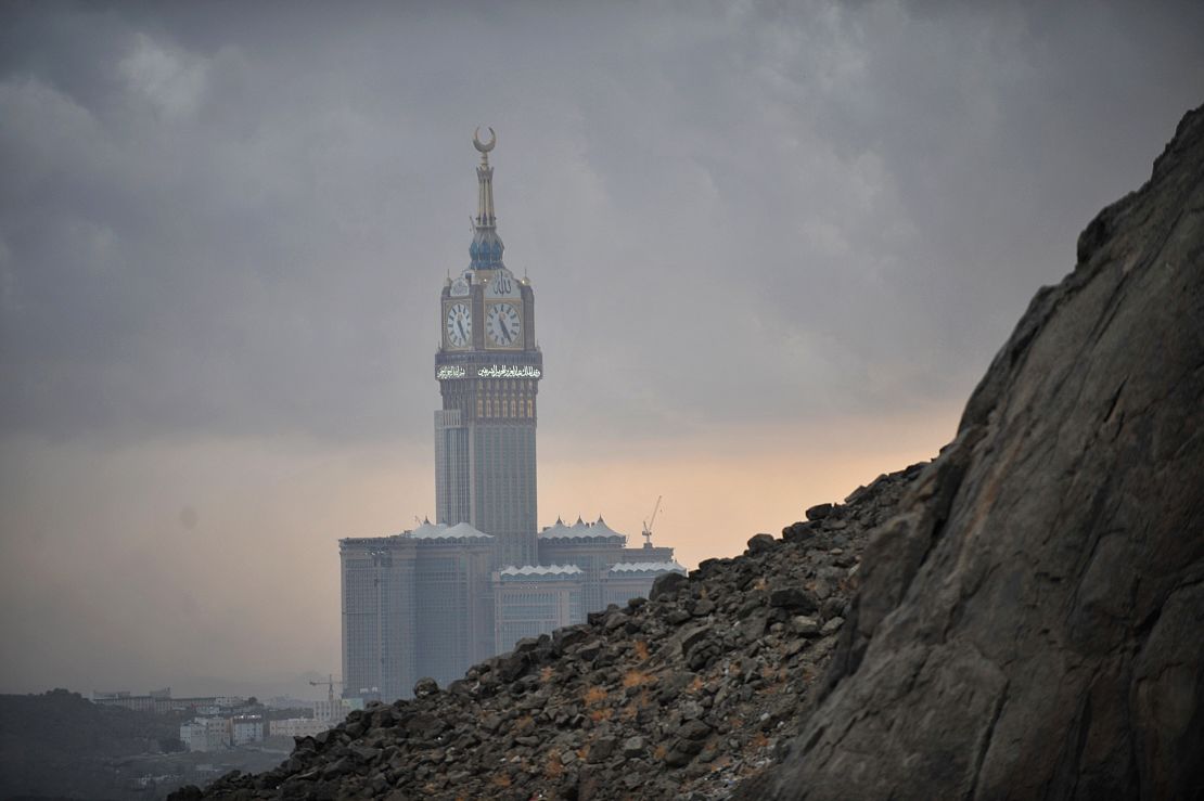 This mega-tall complex has become an icon of Saudi Arabia.