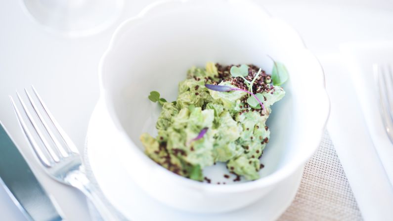 <strong>Avocado tartare</strong>. Want to enjoy this lovely dish, a specialty at Chez L'Épicier? If it's the weekend, reservations are recommended. 
