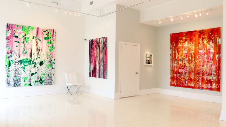 <strong>Brintz Gallery.</strong> Tired of selling old masters, Lisa Brintz opened her eponymous gallery in 2014 to feature contemporary works, including these by Stanley Casselman.