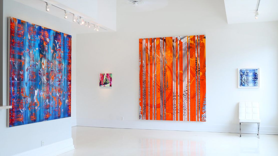 Brintz Gallery offers the work of Stanley Casselman and other contemporary artists. 