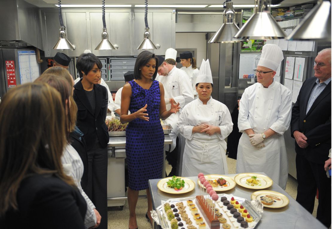 Michelle Obama in the White House kitchen does a preview of the 2009 Governors Dinner menu.