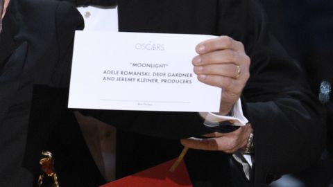 The card reading "Moonlight" for best picture