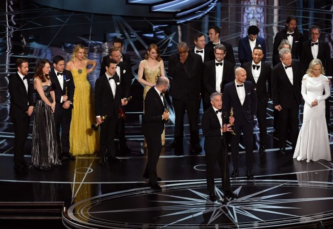 Producers of "La La Land" give acceptance speeches before learning that their movie was not the real winner. 