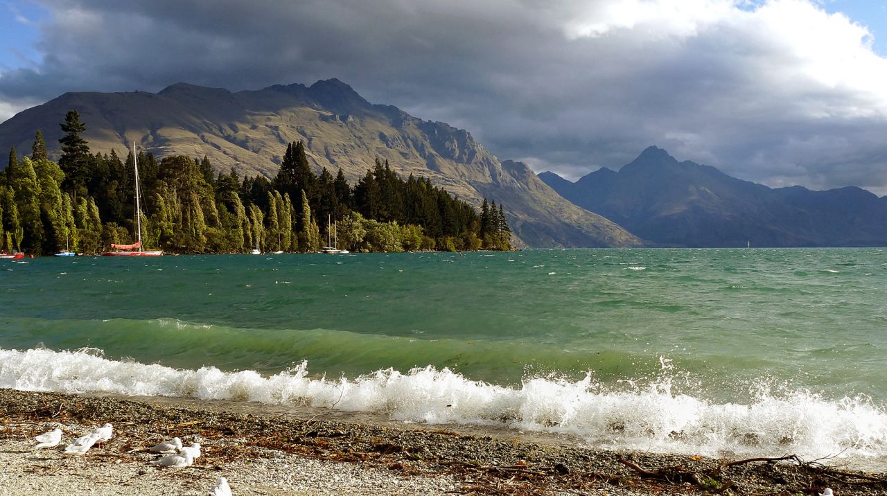 Don't miss Queenstown on your tour of New Zealand.