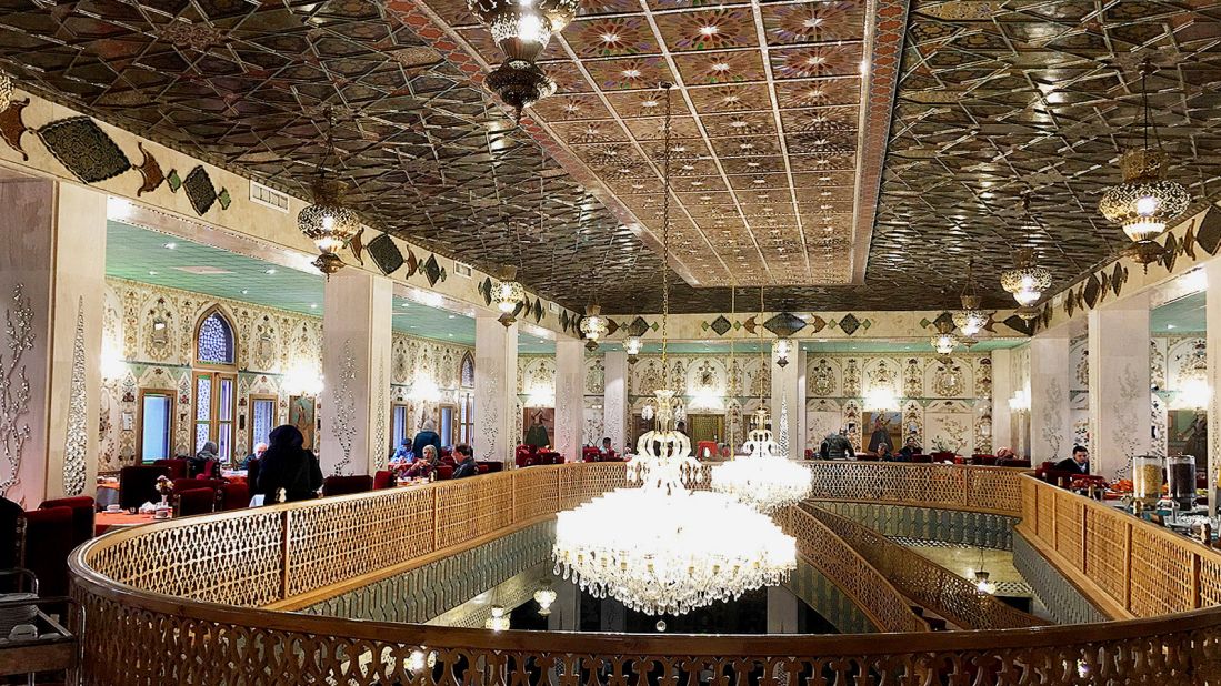 <strong>Chehelsotoun Restaurant: </strong>One of six dining options in Abbasi Hotel, Chehelsotoun is covered with murals in both Safavid and Qajar styles and decorated with chandeliers and lanterns.