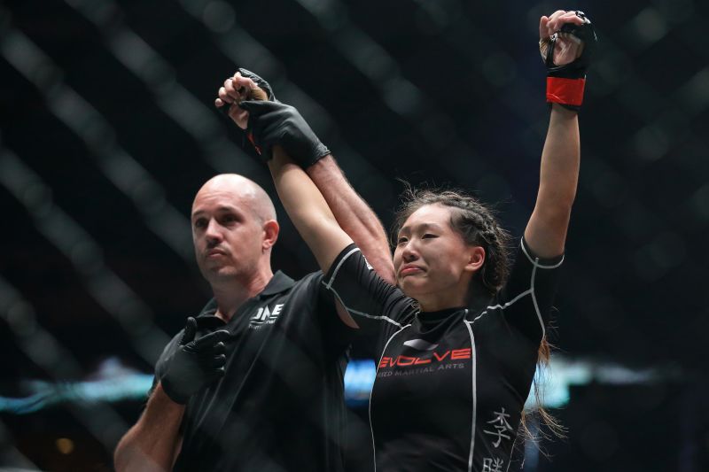 ◯めいちゃん◯クルミラ　アスリート　CLEMIRA athlete Hawaii's Angela Lee is back to defend her title in long