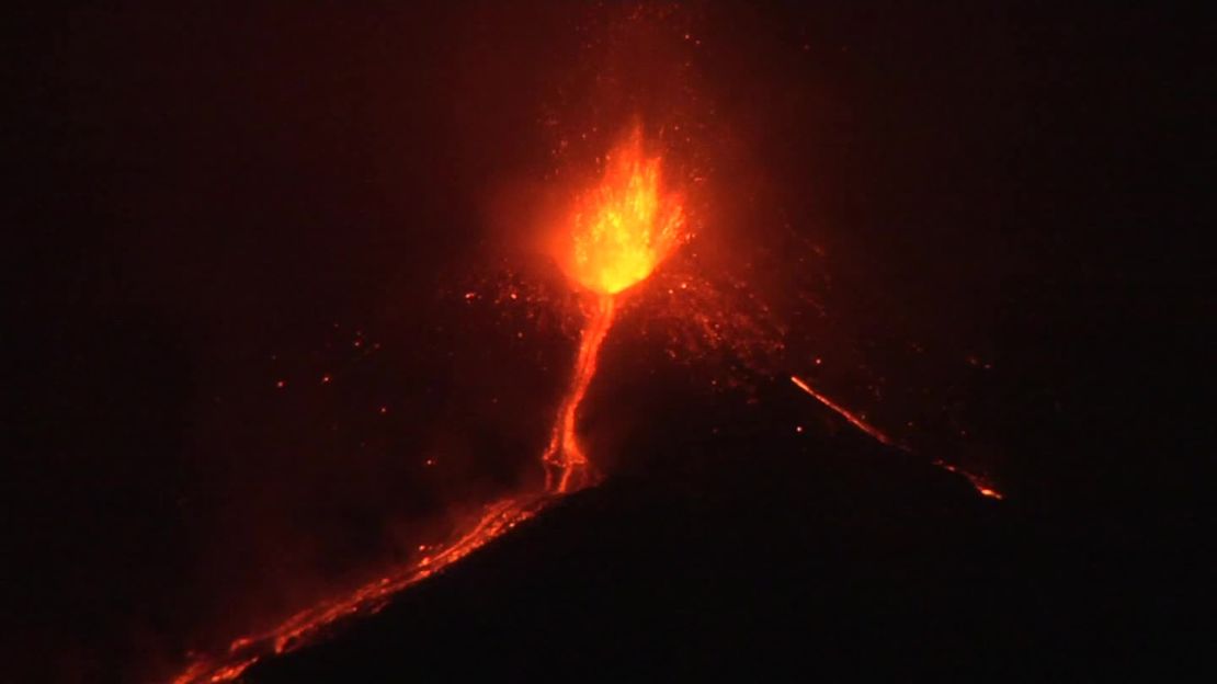 mount etna lava erupt volcano_00000000