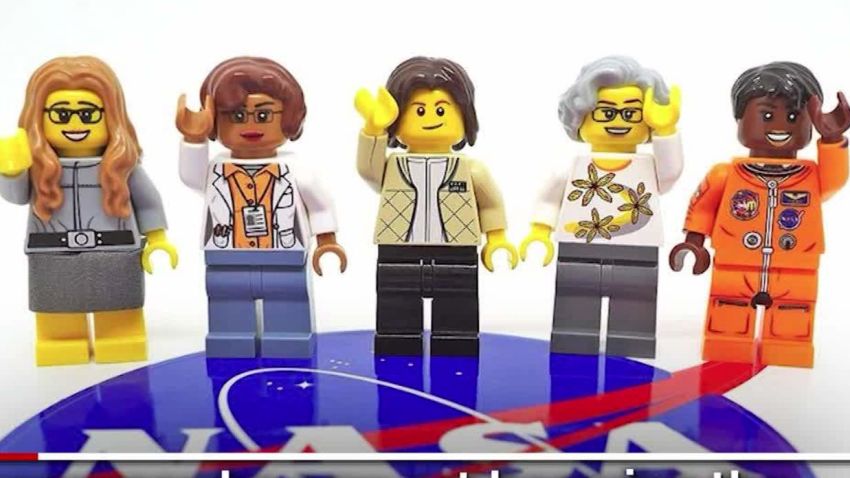 lego nasa women orig _00001229.jpg