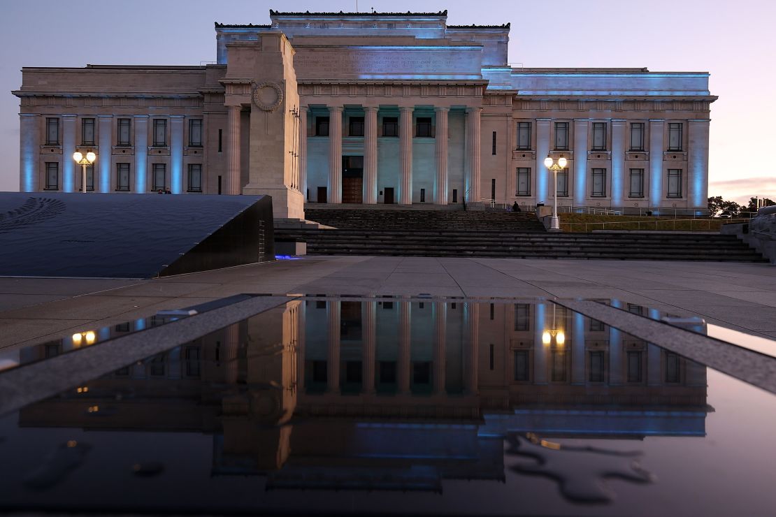 The Auckland War Memorial Museum stands on the edge of the Pukekawa crater.