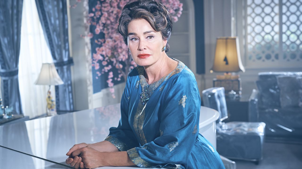Jessica Lange tackles the role of Joan Crawford, the ultimate movie star.