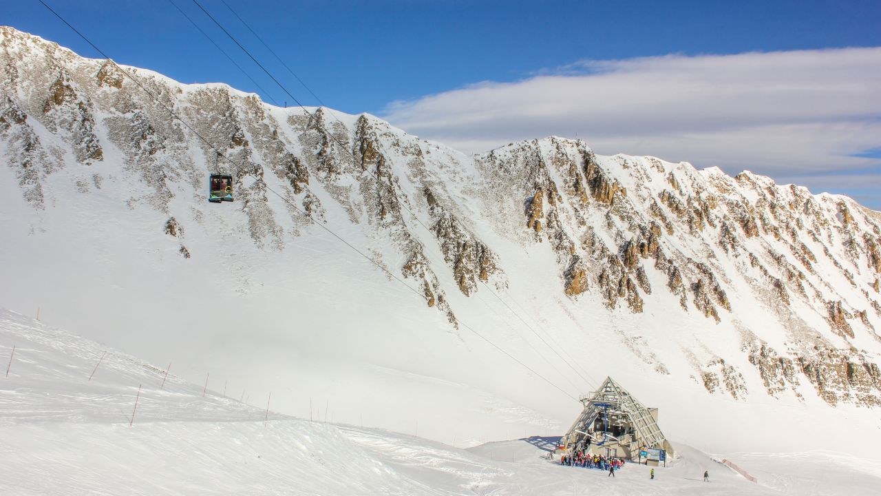 <strong>Lone Peak tram, Big Sky, Montana: </strong>This 15-passenger aerial tramway climbs 1420 feet (433 meters) up a sheer rock face to land skiers and boarders on the summit of Lone Mountain.