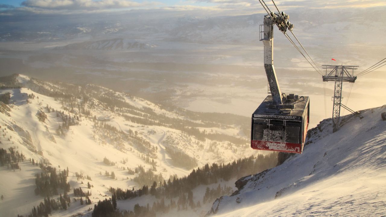 <strong>Jackson Hole tram, Wyoming: </strong>Nicknamed "Big Red," this skiing institution scoops up 100 people from Jackson Hole Mountain Resort and plonks them on top of Rendezvous Peak at 10,465 feet in nine minutes.<br />