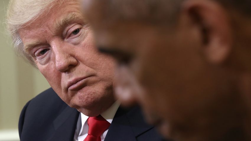 WASHINGTON, DC - NOVEMBER 10: U.S. President Barack Obama speaks while meeting with President-elect Donald Trump (L) following a meeting in the Oval Office November 10, 2016 in Washington, DC. Trump is scheduled to meet with members of the Republican leadership in Congress later today on Capitol Hill. (Photo by Win McNamee/Getty Images)