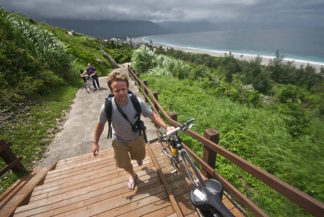 <strong>An island built for bikers: </strong>Along the Hualien Pacific, there's a special ladder built for cyclists to make it easier to climb the mountains.