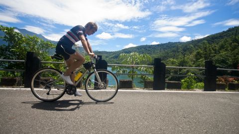 Lake Liyu Circuit Cycle Way offers mountainous views of one of Taiwan's prettiest lakes.