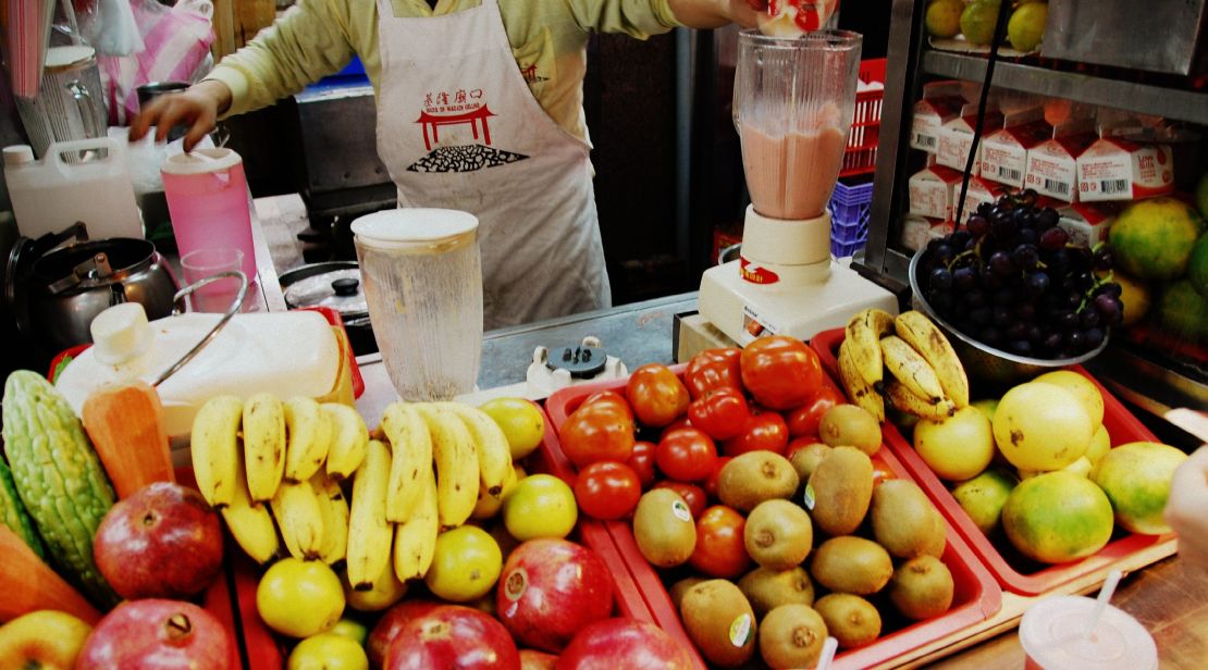 There is an amazing juice selection at the Keelung Night Market.