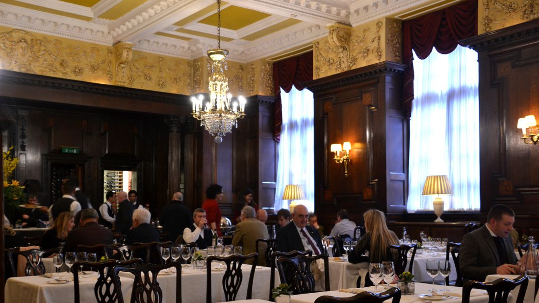 <strong>Simpson's in the Strand:</strong> Originally a chess club and coffee house when opened in 1828, Simpson's in the Strand -- with its huge ceilings, chandeliers, banquettes and paintings -- has become a historic landmark in town.